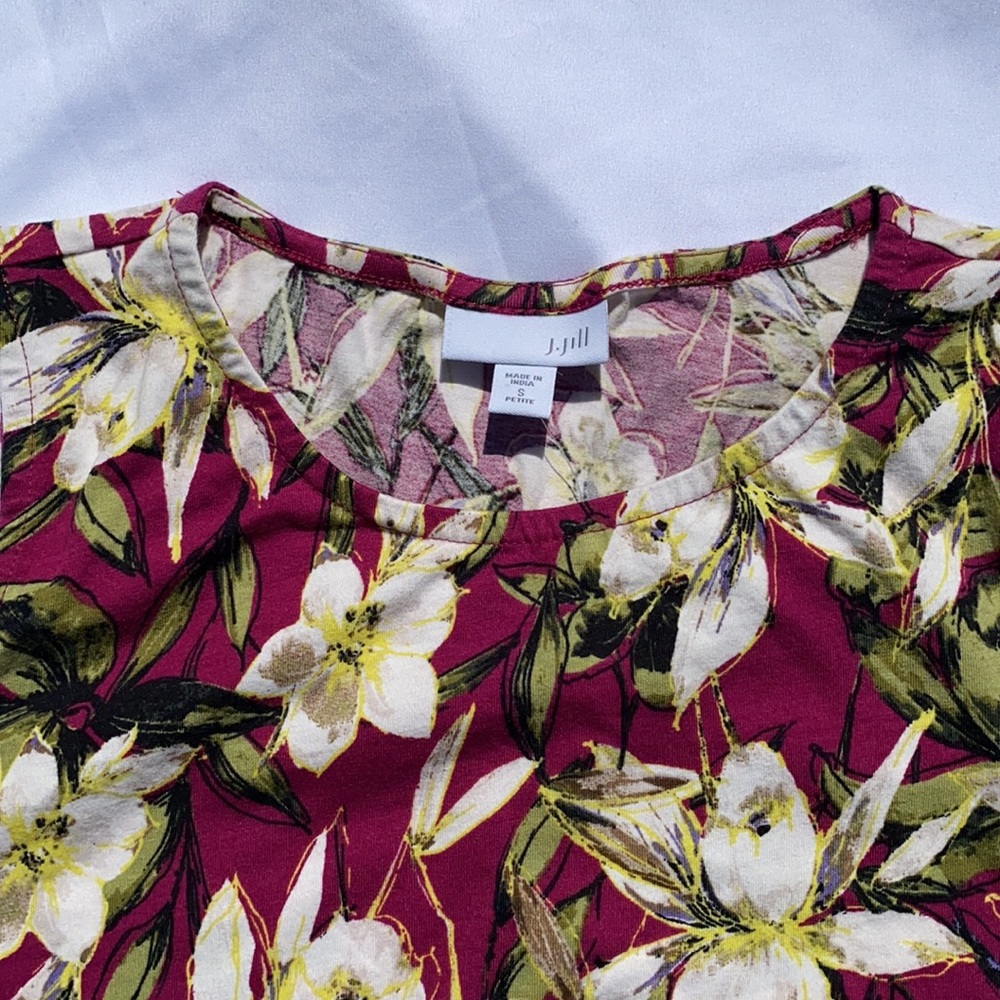J. Jill Top Blouse Petite Floral White Ruched tank - Picture 3 of 5